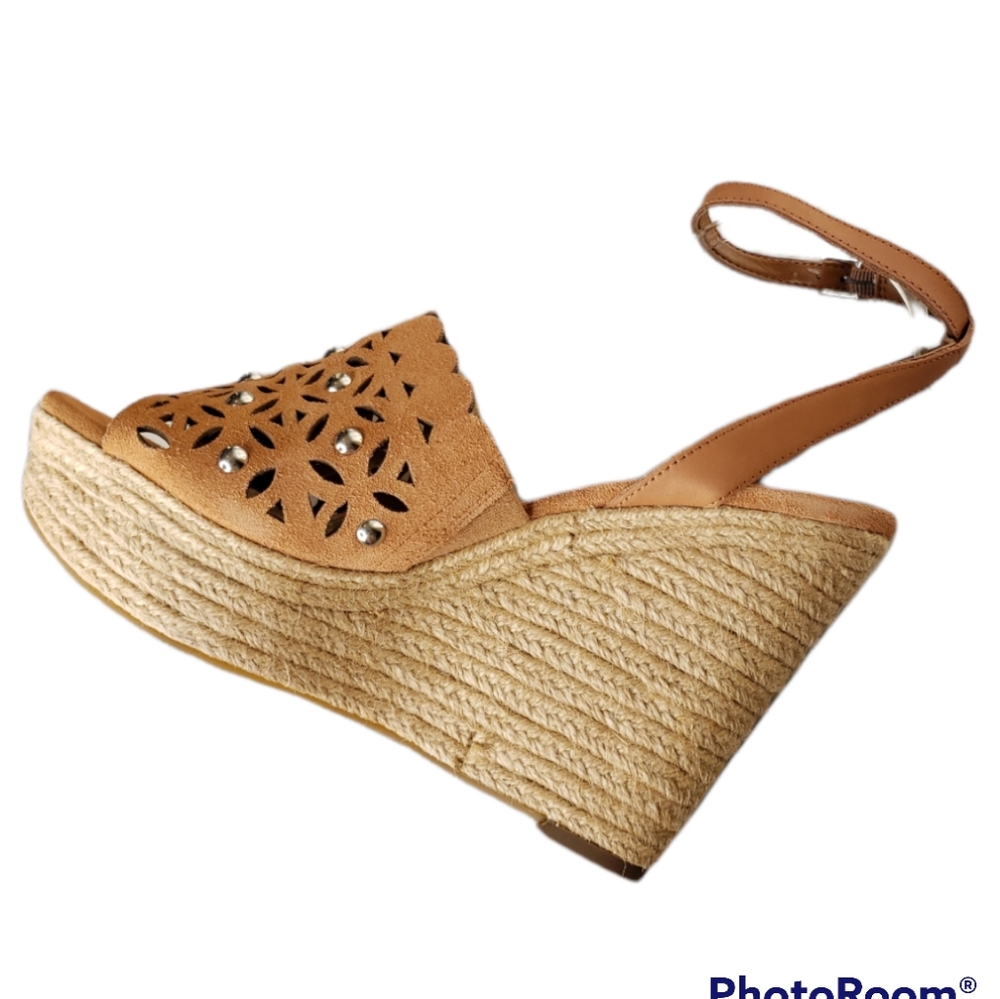 Marc Fisher Cutout Hata Leather Wedge Espadrilles Scallop Studs Sandals NIB 10